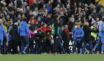 Los jugadores del Valencia y Getafe acabaron enzardados al final del encuentro.