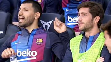 El show de Agüero en el banquillo del Clásico