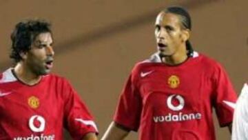 <B>CUATRO AÑOS MÁS.</B> El central inglés seguirá a las órdenes de Ferguson.