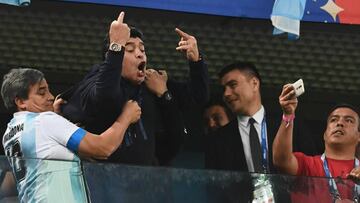 Hinchas argentinos se refirieron al estado de Maradona