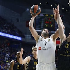 El Madrid remonta 18 puntos en el homenaje a Felipe Reyes