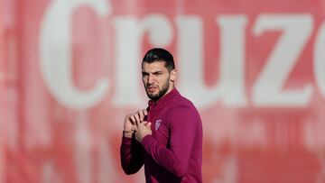 03/01/24  ENTRENAMIENTO SEVILLA 

RAFA MIR

