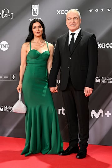 Ana Mar¨ªa Orozco y Salvador del Solar posa en la alfombra roja.