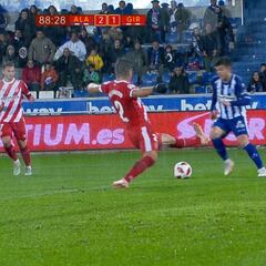 Como si fuera delantero: el gol con doble roto de Aguirregabiria