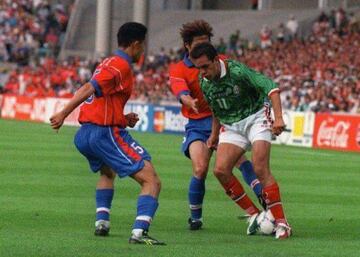 En el Stade Gerland de Lyon, el actual gobernador de Morelos nos regaló una joya de jugada quitándose a dos rivales surcoreanos en el Mundial de Francia 98