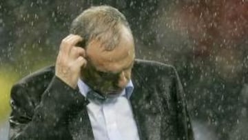 <b>A LA CALLE.</b> Avram Grant ha abandonado el Chelsea sin pena ni gloria.