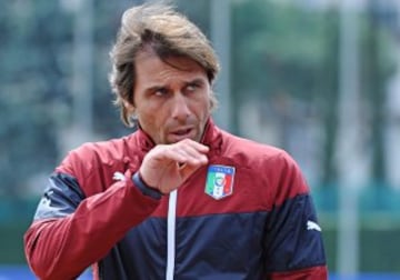 LUGAR 17°: Antonio Conte, seleccionador de Italia, recibe 5,3 millones de euros al año según France Football.