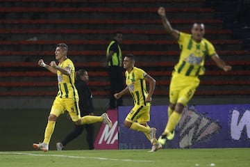 En el último minuto Bucaramanga derrotó 3-2 a Nacional en el estadio Atanasio Girardot, por la fecha 8 de la Liga Águila. Rangel anotó doblete.