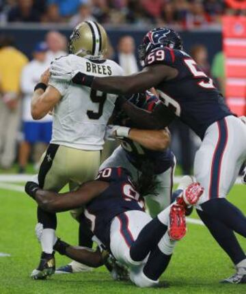 Jadaveon Clowney tuvo una extraordinaria actuaci¨®n, una como las que se esperaba que tuviese cuando fue elegido con el n¨²mero uno del draft por los Houston Texans. Los problemas f¨ªsicos no le han permitido rendir al m¨¢ximo nivel pero, si su temporada se parece a lo que hizo contra los Saints, en Houston entender¨¢n que ha merecido la espera.