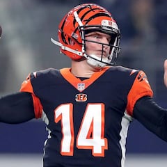Stephen Jones, contento por firmar a Andy Dalton