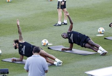 Multitudinario entrenamiento del Real Madrid a puerta abierta