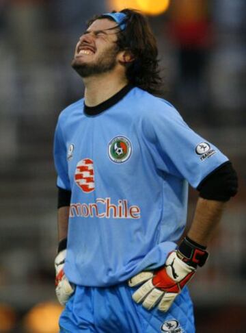 El 2004 la Universidad Católica envió a Paulo Garcés a Puerto Montt. El 2007 volvió a jugar en el club sureño.