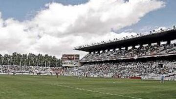 <b>SEGURO. </b>La afición rayista ha visto escapar muy pocos puntos del campo de la Avenida de la Albufera.