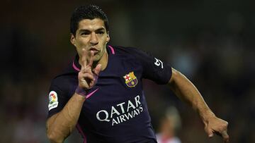 Luis Suárez celebrando su gol ante el Granada.