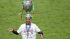 Cristiano Ronaldo: "El día de la final de la Eurocopa me desperté con tres rubias en la cama"