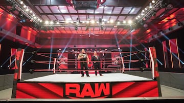 Brock Lesnar y Paul Heyman en el Performance Center de la WWE en Orlando.