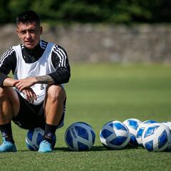 Alerta en Colo Colo: “Hay sondeos desde México; preguntan por qué juega poco”