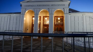 La entrada del Centro de Artes Escénicas de Chappaqua, el día en que se espera que el expresidente de Estados Unidos Bill Clinton comparezca sobre el 'caso Epstein', en Chappaqua, Nueva York, Estados Unidos, el 27 de febrero de 2026.