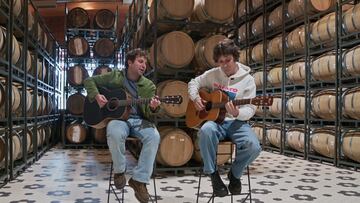 Javier Ojanguren (izquierda) y Javier Echávarri, en un concierto en la fábrica de Mahou en Alovera.
