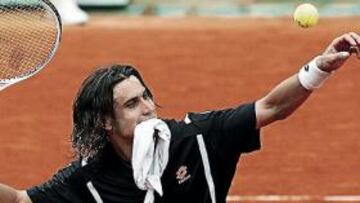 <b>CON UÑAS Y DIENTES. </b>Ferrer peleó tres horas y media para convertirse en el cuarto español en octavos.