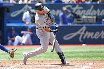 El tercera base de los Yankees de New York consiguió en la victoria ante los Orioles de Baltimore su 'home run' número 18, superando los 17 de Orlando Cabrera con los Expos de Montreal en el 2003. 