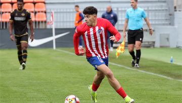 El Jebari, en un partido con el Atlético B.