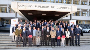 Los presidentes federativos y los premiados, hoy en la sede del Consejo Superior de Deportes.