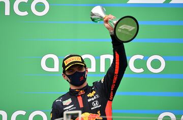 Max Verstappen en el podio del GP de Hungría.