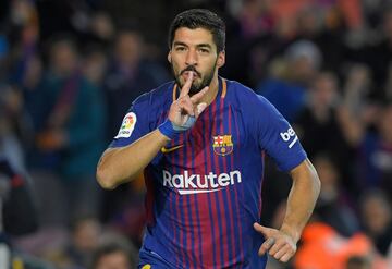 1-0. Luis Suárez celebró el primer gol.