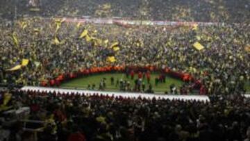 <b>DE FIESTA. </b>El Borussia Dortmund quiere seguir celebrando títulos por todo lo alto en su estadio.