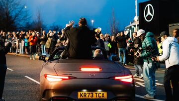 Lewis Hamilton, en su despedida de la fábrica de Mercedes.