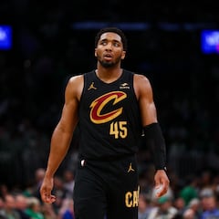 Why did the Cavaliers prioritized signing Donovan Mitchell to a max extension over Darius Garland?