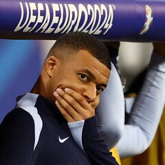 “¡Cómo es posible que le hayan enderezado la nariz a Mbappé!”