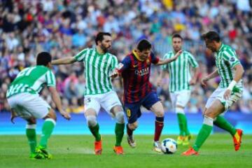 Leo Messi con el balón. 