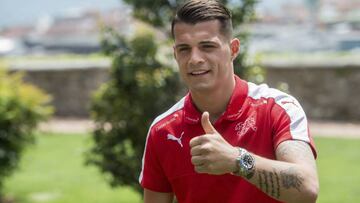 Xhaka, en la concentración de Suiza.