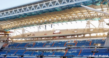 Las obras de remodelaci¨®n del estadio del Real Madrid siguen a buen ritmo y encaran la recta final para su estreno la pr¨®xima temporada.