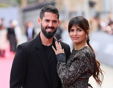 El futbolista del Betis y la actriz iniciaron su relación en 2017, después de conocerse a través de las redes sociales.