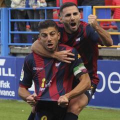 El Extremadura manda al Deportivo a las catacumbas