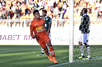 Sebastián Romero ha jugado en Cobreloa, Ñublense, Unión San Felipe y Deportes Limache. Hoy tiene 27 años y está sin club.