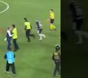 La brutal patada por la espalda que avergüenza a la Copa Sudamericana