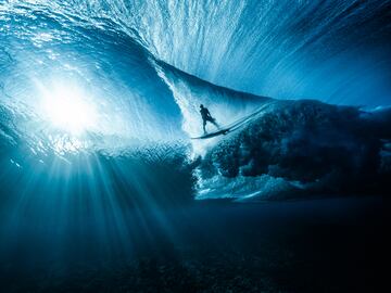This image is free for editorial purposes only when used in relation to Red Bull Illume. Please always add the photographer credit: © Name of photographer / Red Bull Illume Photographer: Ben Thouard, Athlete: Kauli Vaast, Location: Teahupo'o, French Polynesia // Red Bull Illume 2023 // SI202310090317 // Usage for editorial use only //