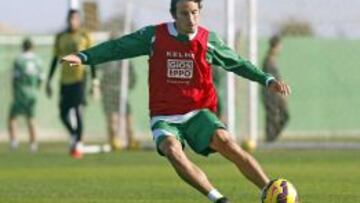 Pedro Mosquera, en un entrenamiento con el Elche.