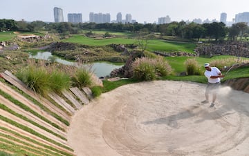 El curioso campo de golf indio fue inaugurado en 1999 y es considerado como la primera academia de este deporte en el país asiático. 