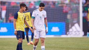 (L-R), Piero Hincapie of Ecuador and Raul Jimenez of Mexico during the game Mexico (Mexican National Team) vs Ecuador, the Friendly match in preparation for the FIFA World Cup Qatar 2022, at Soldier Field Stadium, on June 05, 2022.

<br><br>

(I-D), Piero Hincapie de Ecuador y Raul Jimenez de Mexico durante el partido Mexico (Seleccion Nacional Mexicana) vs Ecuador, Amistoso de preparacion para la Copa Mundial de la FIFA Qatar 2022, en el Estadio Soldier Field, el 05 de junio de 2022.