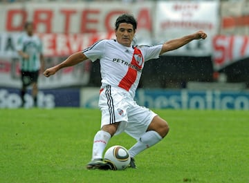 Coincidió con Falcao en el River Plate en la temporada 2006 - 2007.
