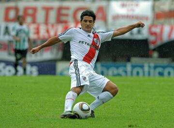 Coincidió con Falcao en el River Plate en la temporada 2006 - 2007.