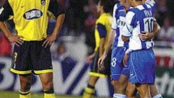 <b>IMPOTENCIA</B>. De los Santos refleja la impotencia del Atlético, mientras que Fran y Pandiani festejan la goleada de los deportivistas.