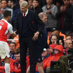 Wenger 'aleja' a Alexis de fichar por el Atlético de Madrid