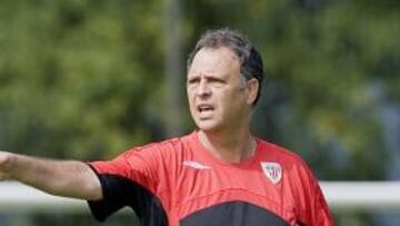 La entrada de Óscar de Marcos, única novedad en la lista de Caparrós