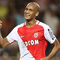 Fabinho, que está en la agenda del Atlético, viajó a Madrid